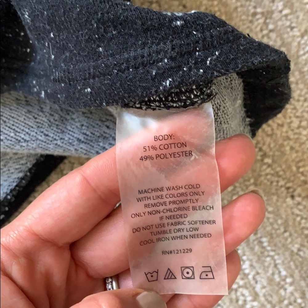 Steve Madden Sweatshirt With Back Cutout Size XS - Picture 5 of 5
